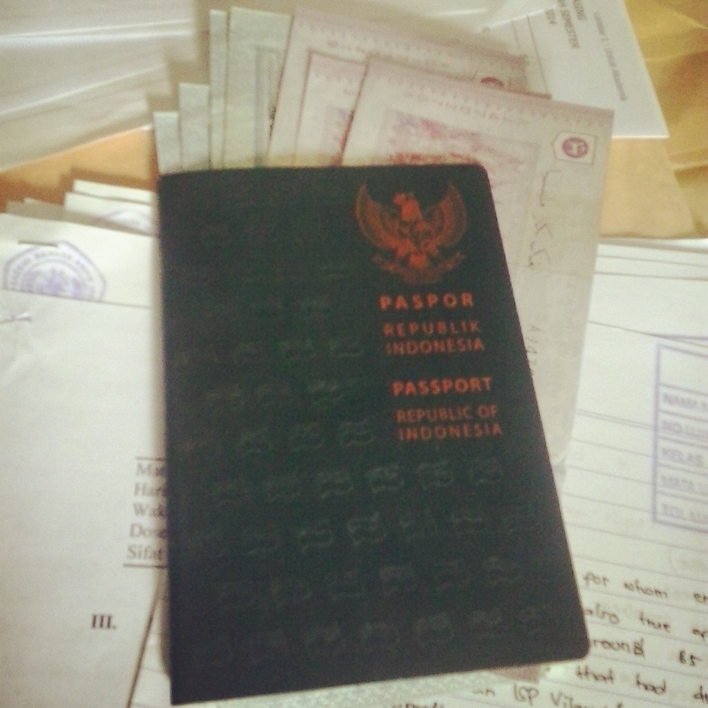 Bekal Utama: Passport